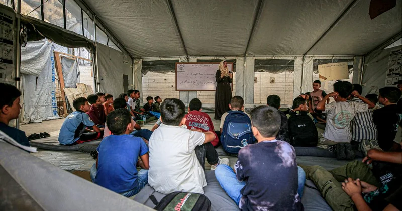 Gazzeli öğretmenlerden Dünya Öğretmenler Günü mesajı: Bu nesli ayağa kaldırmaya devam edeceğiz