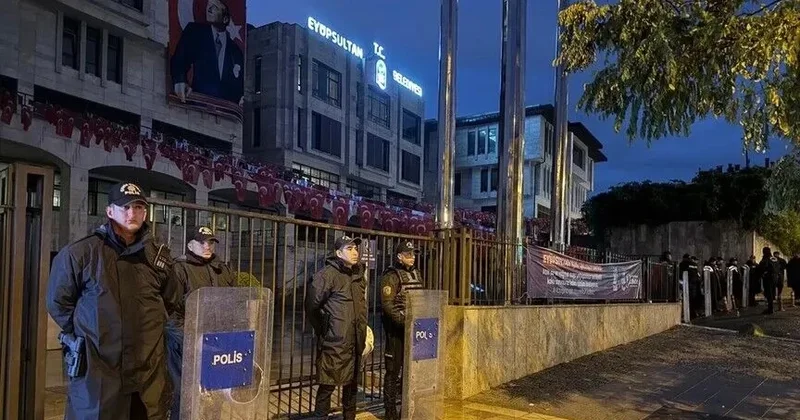 Eyüpsultan Belediye Başkanı Özmen in de aralarında bulunduğu 13 şüpheli tutuklandı