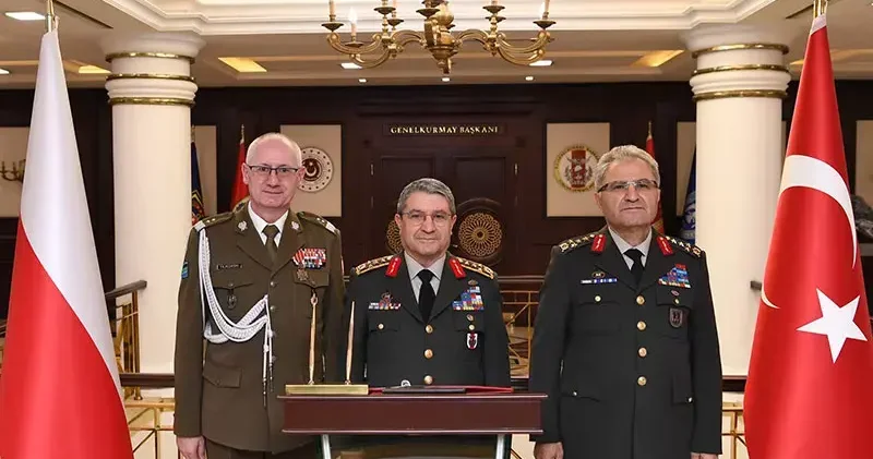 Genelkurmay Başkanı Bayraktaroğlu, Polonya Kara Kuvvetleri Müfettişi Tümgeneral Fajkowski yi kabul etti