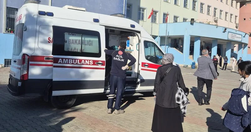 Yer: Başakşehir! Okulda bir öğrenci 3 öğrenciyi bıçakla yaraladı