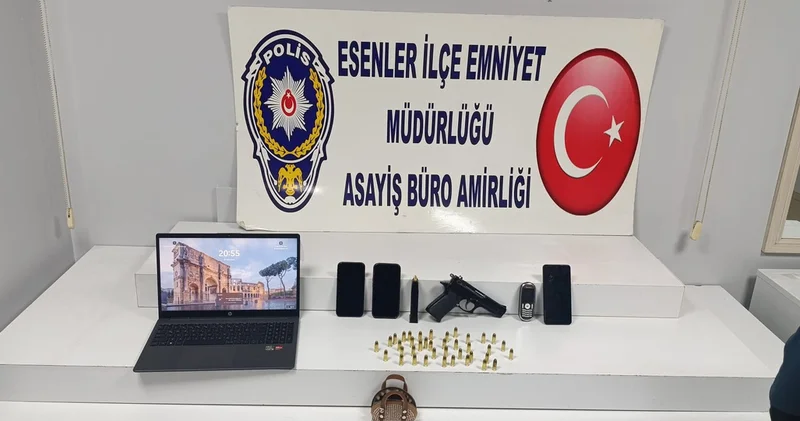 Esenler de çatıya kaçan şüpheli yakalandı, evde 52 mermi ve 45 sayfalık evrak bulundu