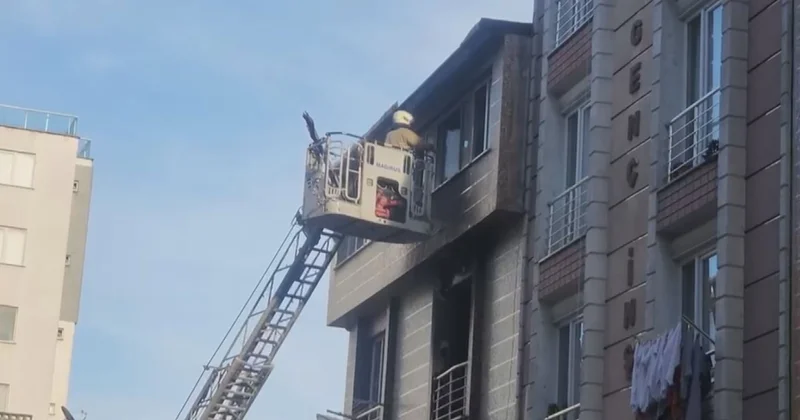 Esenyurt ta 5 katlı binada korkutan yangın; mahsur kalan 5 kişi kurtarıldı Sözcü Gazetesi