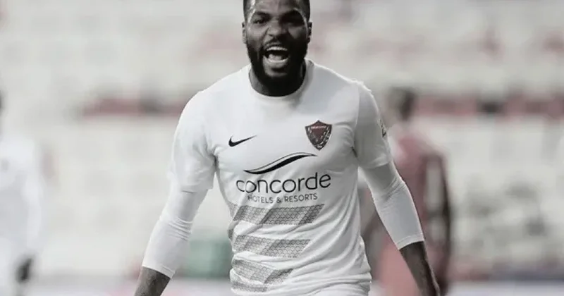 Aaron Boupendza nın imzalı forması 75 bin TL ye satışa çıkarıldı