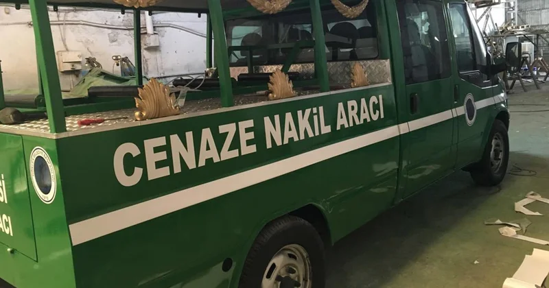 Isparta da cenaze nakil aracından tabut yola düştü, şoför yeniden yerleştirdi