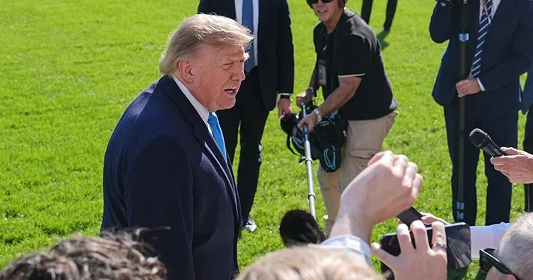 ABD Başkanı Trump: Bırakın İran Los Angeles ve San Diego yu yok etsin