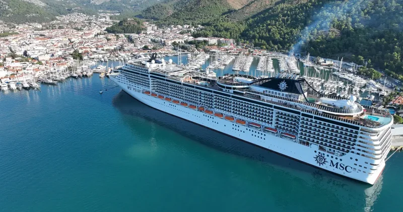 Resmen limana sığmadı: Binlerce turist esnafın yüzünü güldürdü