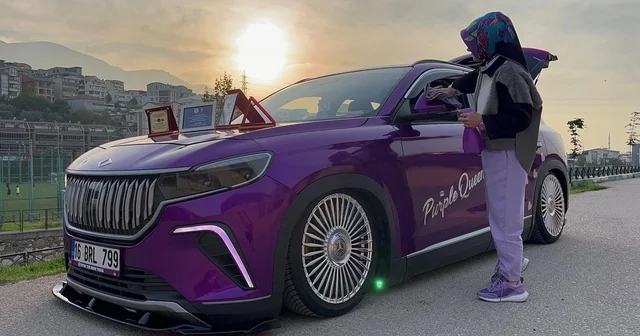 Mor tutkusu hayatına yansıdı; otomobili de bu renkte Bursa Haberleri