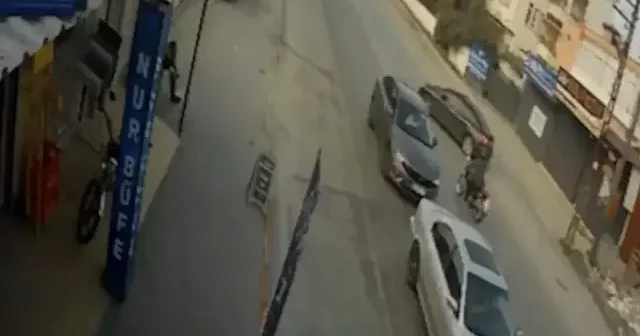 Hatay’da otomobille motosiklet çarpıştı: 1 yaralı VİDEO İZLE