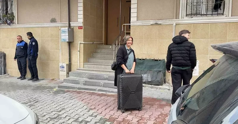 Arnavutköy’de istinat duvarı çöken binalarda tahliye işlemi başladı