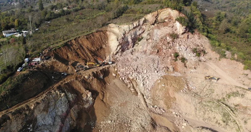 Göçük faciasında yeni tehlike! Çalışmalar durduruldu! Son dakika haberler Son dakika haberleri
