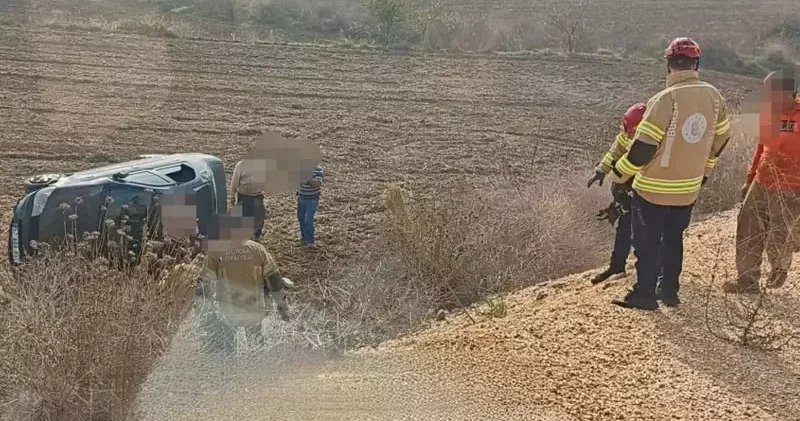 Eşinin direksiyon eğitimi verdiği kadın kaza yaptı; çift yaralandı