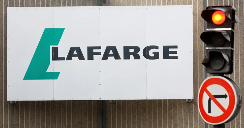 Fransız şirketi Lafarge ın terör örgütünü finanse etmekten yargılandığı dava ertelendi