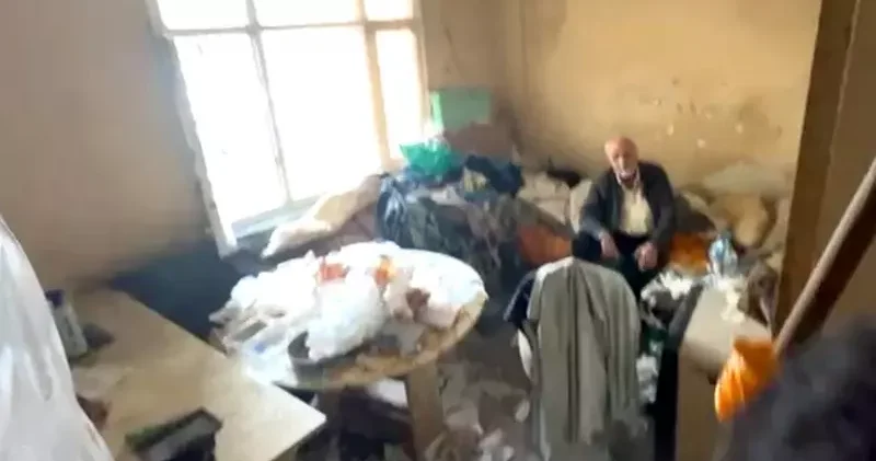 Avcılar da aynı daire 4 yıl sonra yine çöp ev oldu