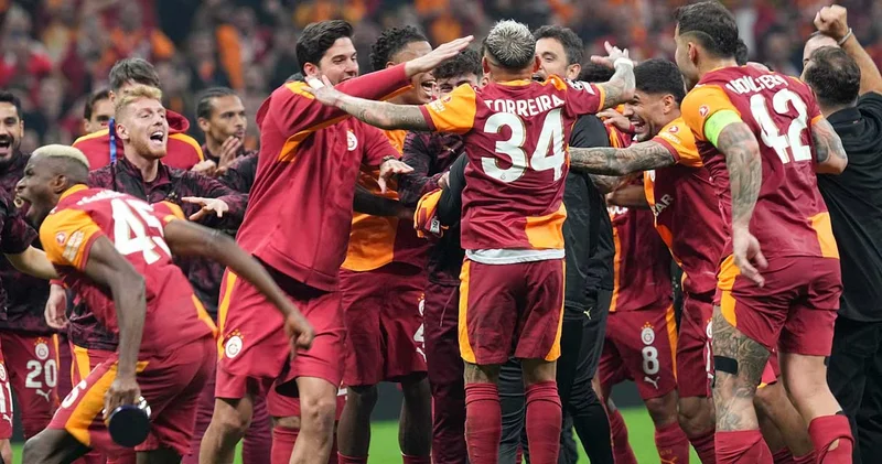 Osimhen fırtınası Amsterdam ı vurdu: Hollanda ayakta