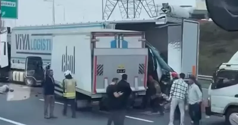 Arnavutköy de kamyon TIR a çarptı: 1 ölü 1 yaralı