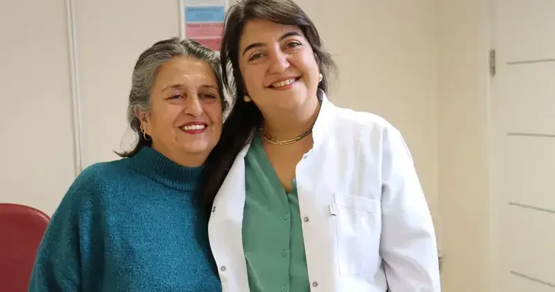 Kızını böbreğiyle ikinci kez hayata bağlayan anne: O mutlu ve sağlıklıysa ben de mutluyum