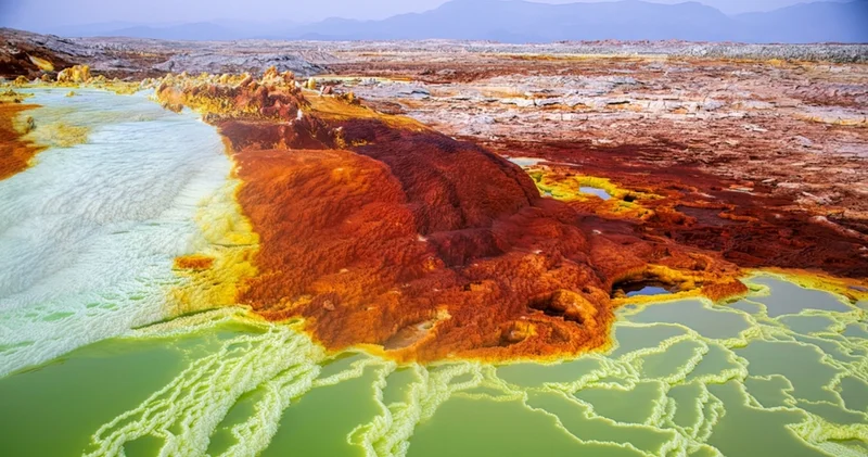 Ölümcül güzelliğin bilimsel mucizesi: Dünyanın en sıcak noktası Dallol çölü!