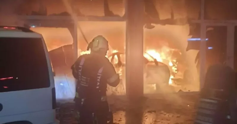 Pamukkale de Kundaklama: 5 Araç Hasar Gördü