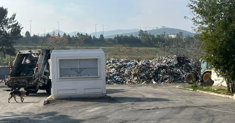 İzmir de CHP li belediye kentsel dönüşüm bölgesini çöp toplama alanı yaptı