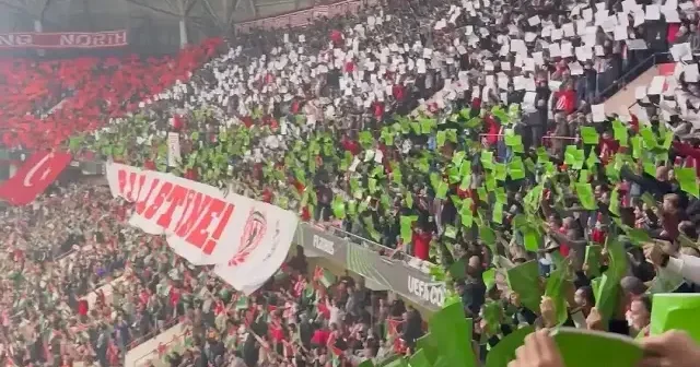 Samsunspor tribünlerinden Filistin’e anlamlı mesaj VİDEO İZLE