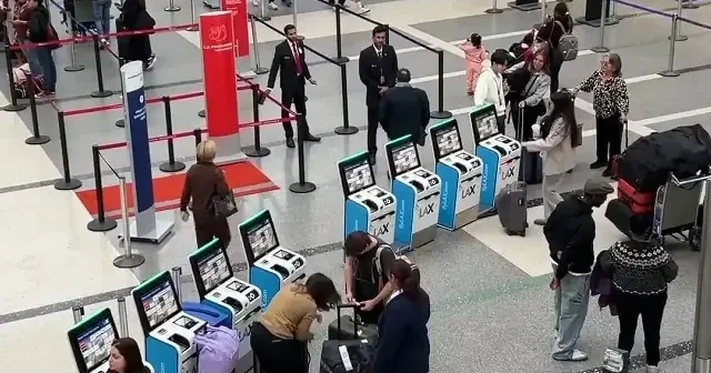 ABD’de hükümetin kapanması nedeniyle 40 havalimanında uçuş kapasitesi azaltılacak VİDEO İZLE