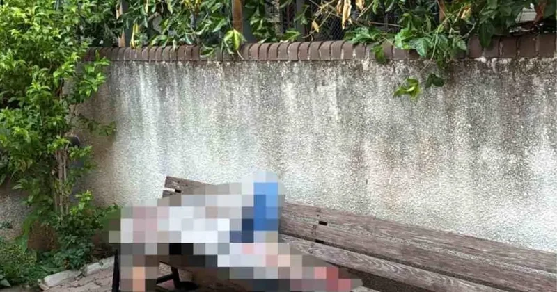 Alanya da cami avlusundaki bankta bir kişi ölü bulundu