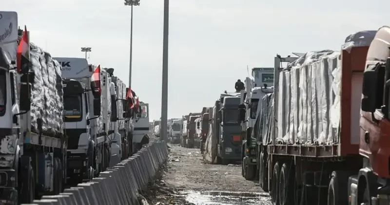 Ateşkesin yürürlüğe girmesinden bu yana Gazze ye sadece 4 bin 453 yardım tırı ulaştı Ortadoğu Haberleri