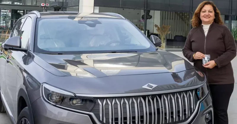 AK Parti ye geçeceği iddia edilen CHP li başkan, TOGG aldı