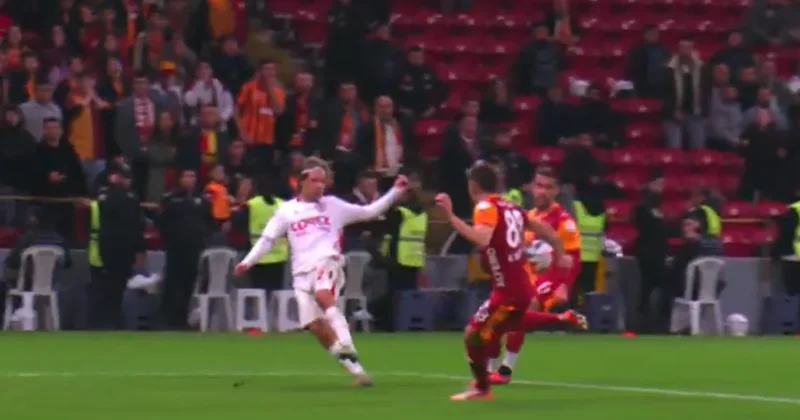 Galatasaray maçında olay yaratan pozisyon! Büyük tepki var Sözcü Gazetesi