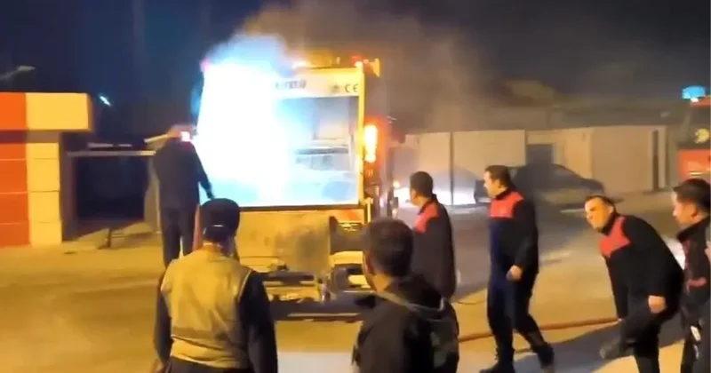 Çöp toplama sırasında kamyonu yandı, itfaiyeye sürdü