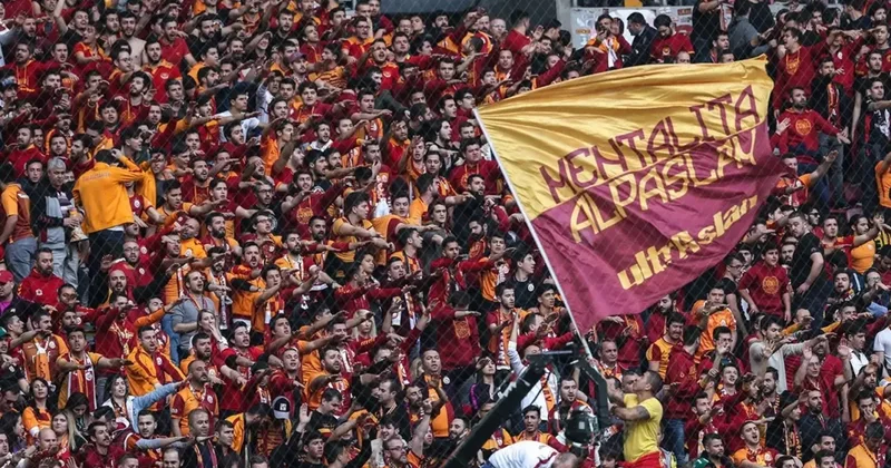 Galatasaraylı taraftarlar 3 2 kazanılan maçta yıldız oyuncuyu ıslıkladı