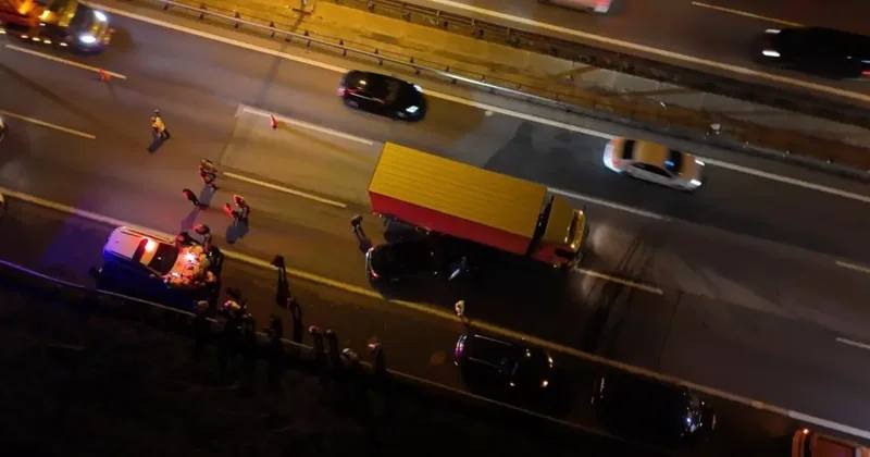 TEM de kaçan sürücü zincirleme kazaya neden oldu: 2 yaralı