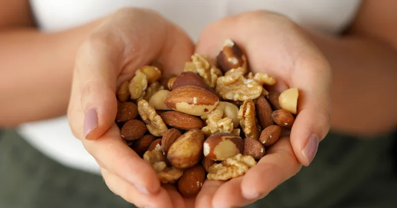 Saçları gürleştiren kuruyemiş: Her gün bir avuç tüketin Sözcü Gazetesi