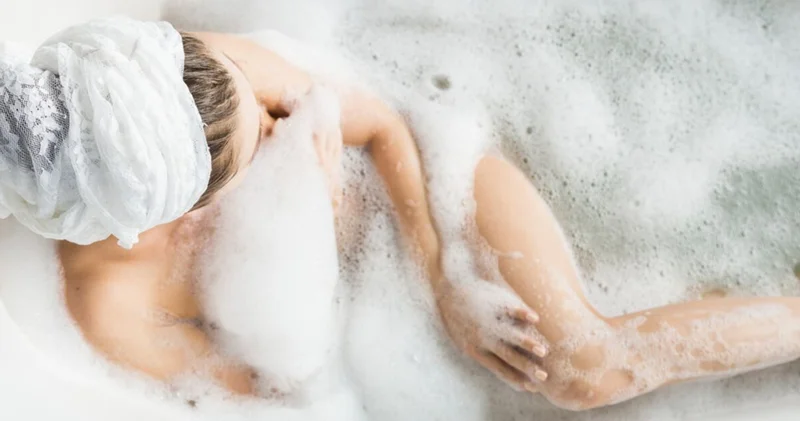 Duşta yüzünüzü yıkıyorsanız...