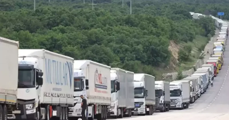 Sınır kapısında TIR geçişleri durduruldu! Bakanlık devreye girdi