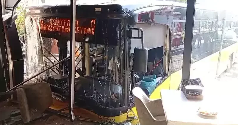 Börekçiye giren İETT otobüsünün şoförü: Fren tutmadı, gaz pedalının takılı kaldığını düşünüyorum