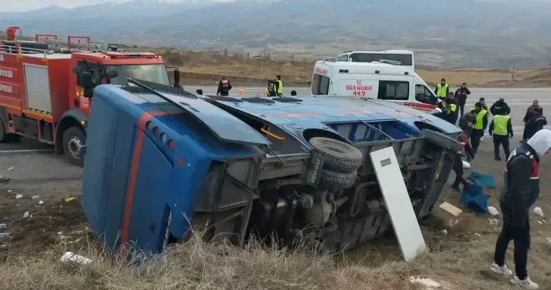 Cezaevi nakil aracı devrildi: Aralarında mahkûmların da bulunduğu 5 kişi yaralandı Gündem Haberleri