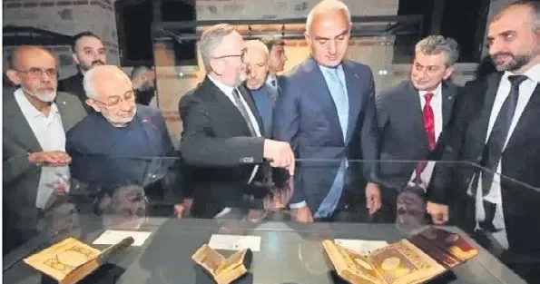 İLKER GEZİCİ Mesnevi nüshaları ile tarihe yolculuk