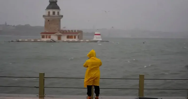 AKOM dan İstanbullulara hafta sonu uyarısı: Sağanak ve fırtına geliyor