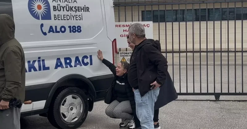 Dereye düşen araçtaki kadının cenazesi teslim alınırken Gitme feryadı yürekleri dağladı