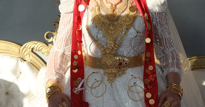 Katalogdan evlilik vaadiyle dolandırıp altınlarla kaçan şebekeye operasyon!