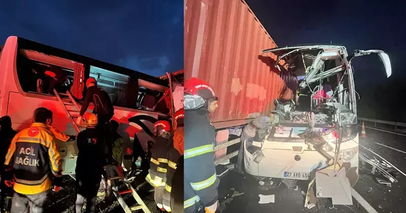 Yolcu otobüsü, otoyolda TIR a çarptı; 7 ölü, 11 yaralı