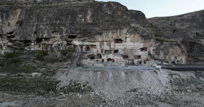 Hasankeyf’teki 5 bin yıllık mağaralardan 10’u turizme açılıyor