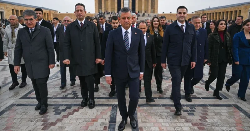 Özgür Özel, yeni PM ile Anıtkabir’i ziyaret etti