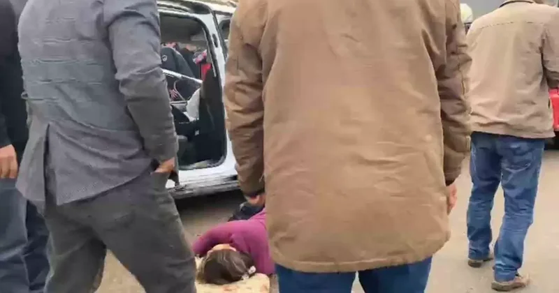 Şanlıurfa’da kamyonet ile hafif ticari araç çarpıştı: 2’si çocuk 4 yaralı