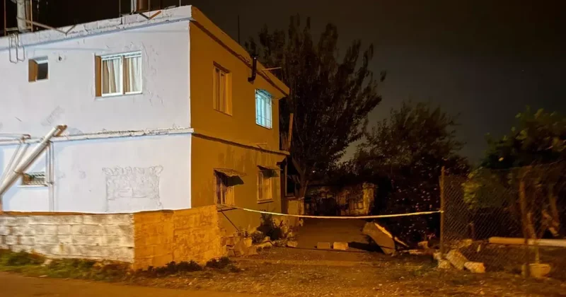 77 yaşındaki adam eşini baltayla öldürüp banyoya gömdü