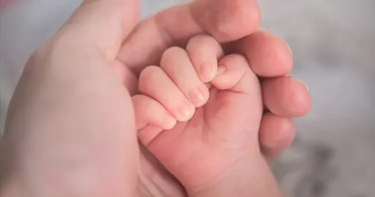 Ailelere müjde: Doğum ve babalık izni uzuyor