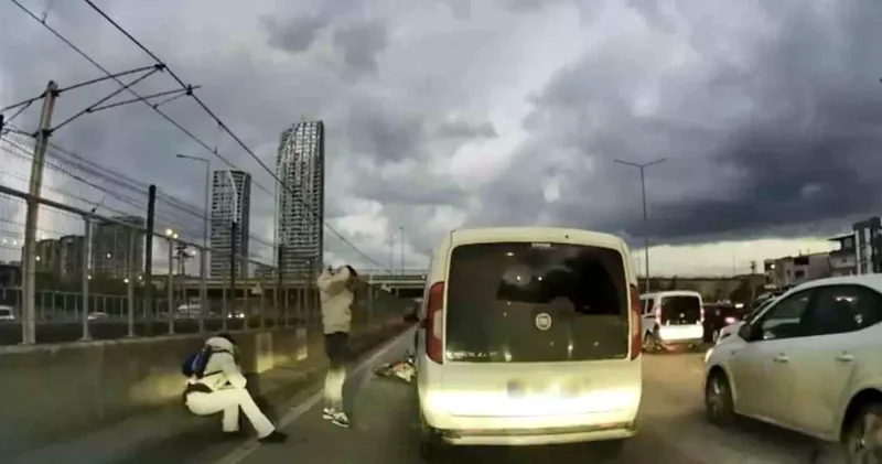 Motosiklete çarpan sürücünün yaptığı ilk hareket pes dedirtti