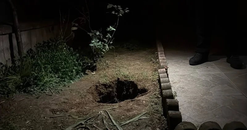 Kocaeli de girişinde çukur oluşan 5 katlı bina boşaltıldı