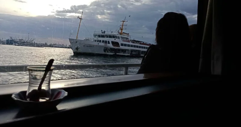 İstanbul vapurlarında bir devir kapanıyor: Taze çay servisinin sonlandırılması tasarlanıyor